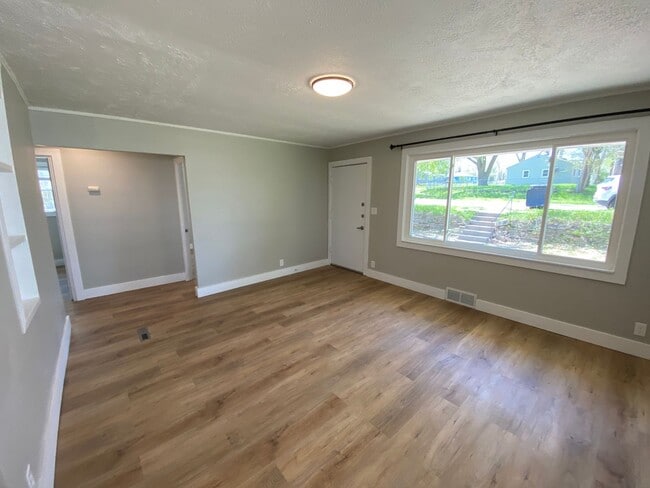 Building Photo - 2209 N 38th Ave