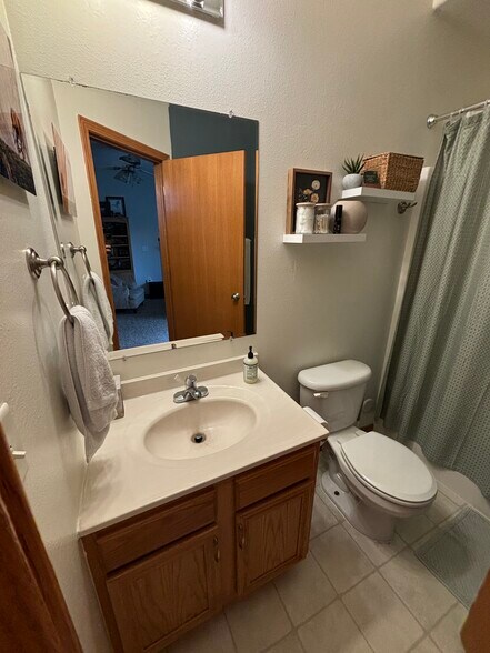 Building Photo - 1552 Deerfield Dr