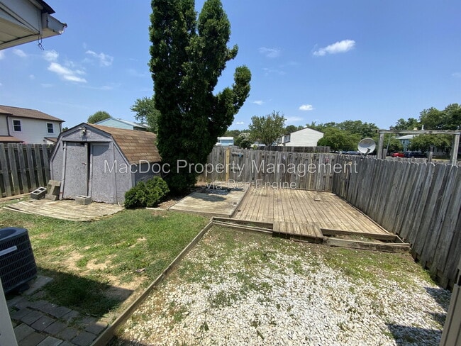 Building Photo - 5145 Cottonwood Ct