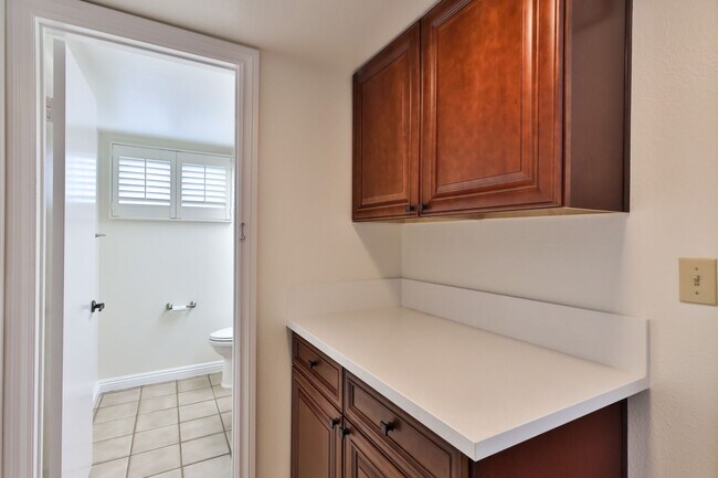 Building Photo - Spacious 3-Bedroom Scripps Ranch Home