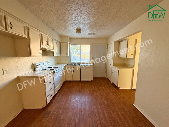 Building Photo - 1021 Pleasant Valley Ln