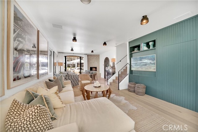 Building Photo - 412 Acacia Ave