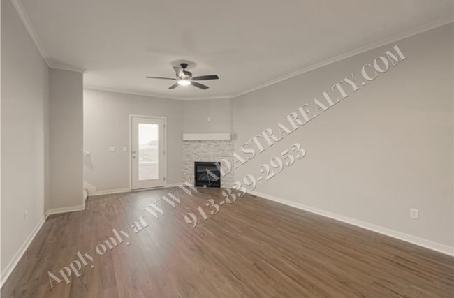 Building Photo - Brand New Townhome 3 Bed 2.5 Bath in Olath...