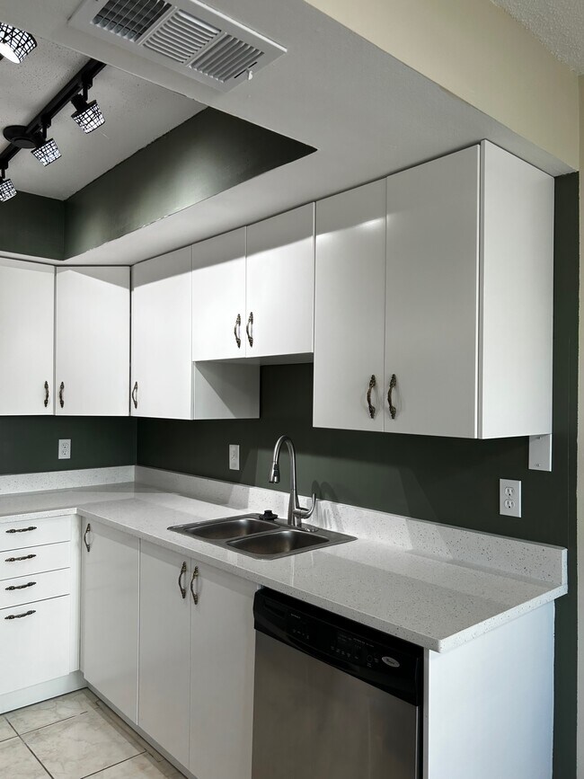 Kitchen - 145 174th Ave E