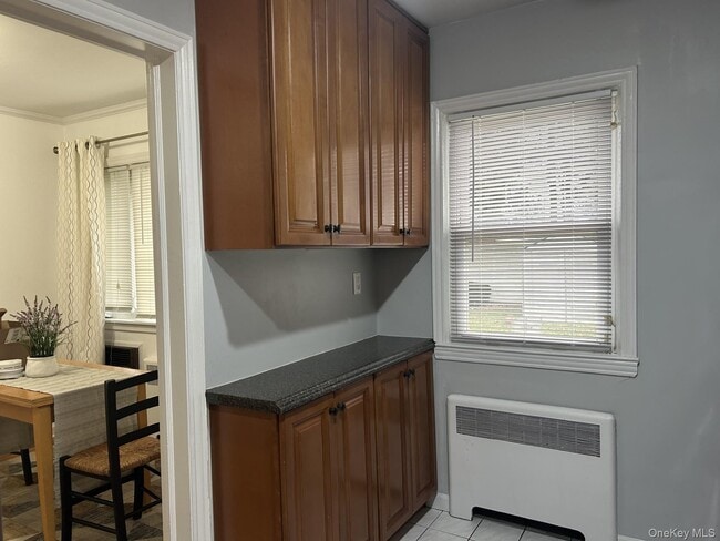 Building Photo - 46 Beechwood Ln