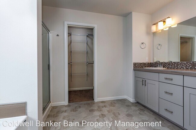 Building Photo - 4 br, 3 bath House - 14398 - 99th Way S.E.