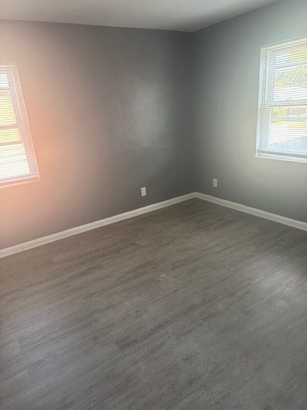 Building Photo - 4036 Homelawn Ave