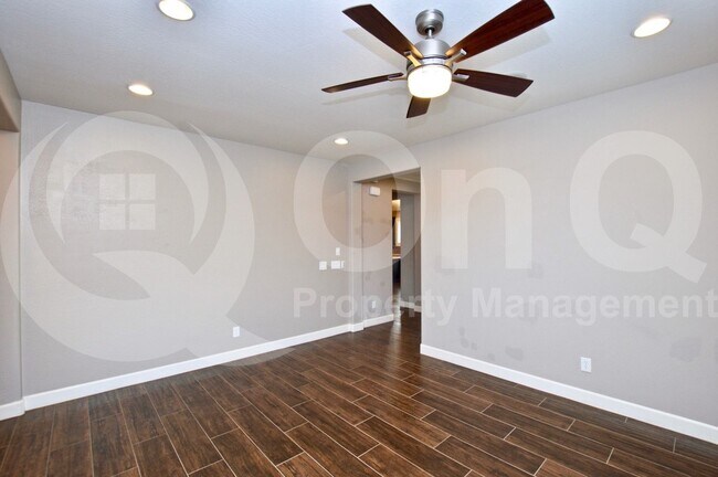 Building Photo - 10612 E Hawk Ave