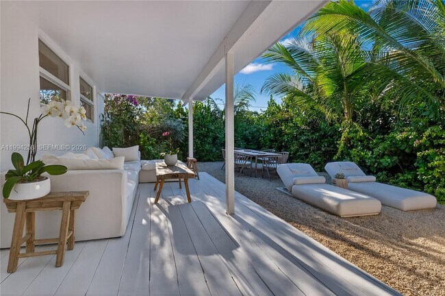 Building Photo - 3138 SW 15th St