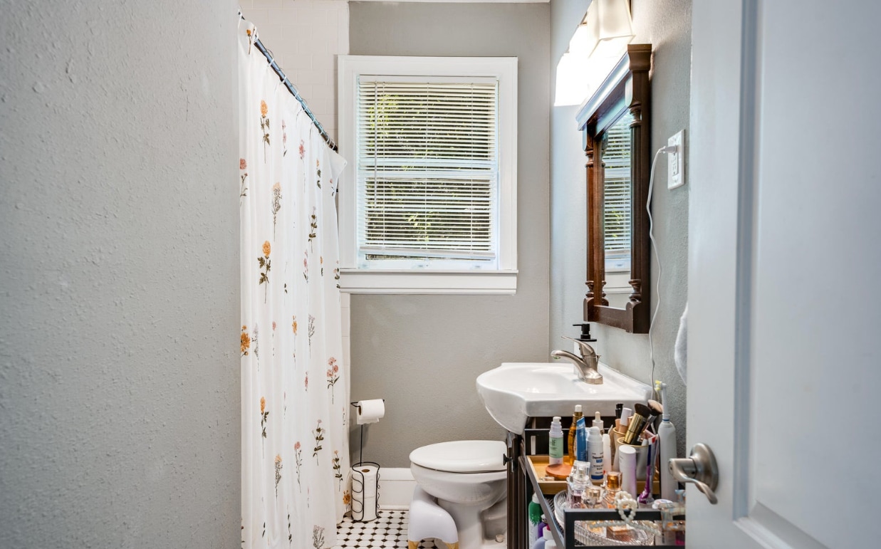 Building Photo - 2651 Dellwood Ave