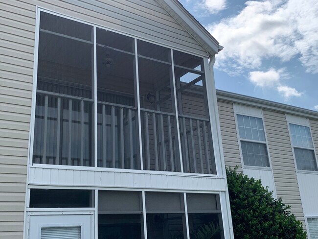 Building Photo - 2136 Clearwater Dr