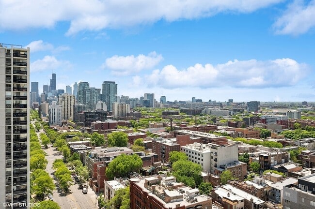 Building Photo - 1560 N Sandburg Terrace