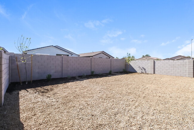 Building Photo - 6853 W Luxton Ln