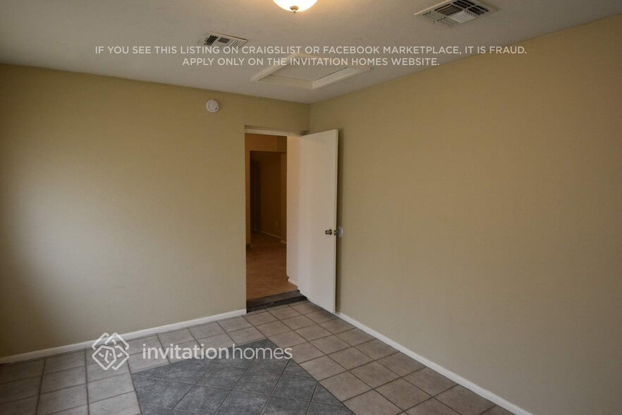 Building Photo - 4126 N Mitchell St