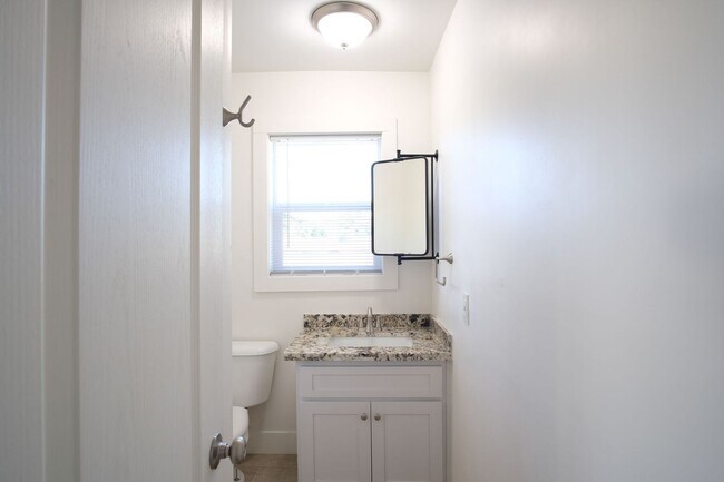 Building Photo - 3 Bedroom 1 Bath -COMING SOON