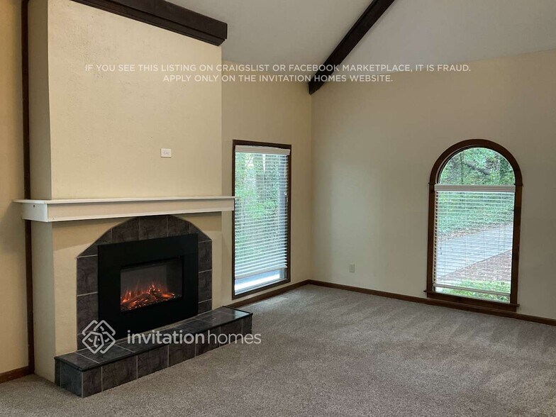 Building Photo - 1533 Hillhaven Dr