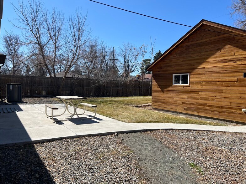 Building Photo - 2865 Niagara St