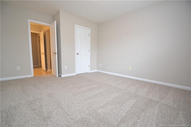 Building Photo - 7830 Clover Creek Ct
