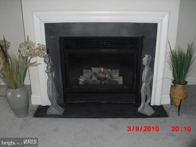 Building Photo - 5800 Clipper Ln