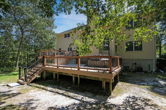 Building Photo - 113 Lighthouse Ln