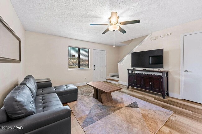 Building Photo - 120 Bonnie Ln