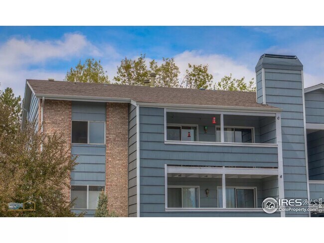 Top floor - no one above you! - 4670 White Rock Cir