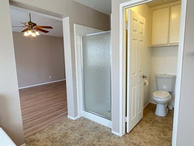 Building Photo - Large 4 bedroom home in Orangecrest for rent!