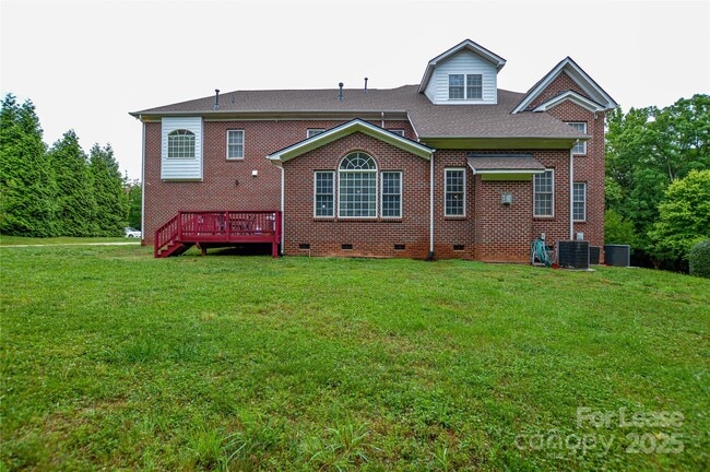 Building Photo - 5004 Woodview Ln