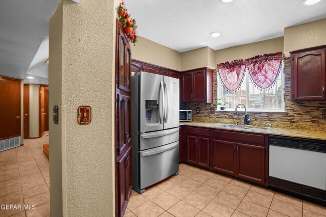 Building Photo - 1325 James Dudley Dr