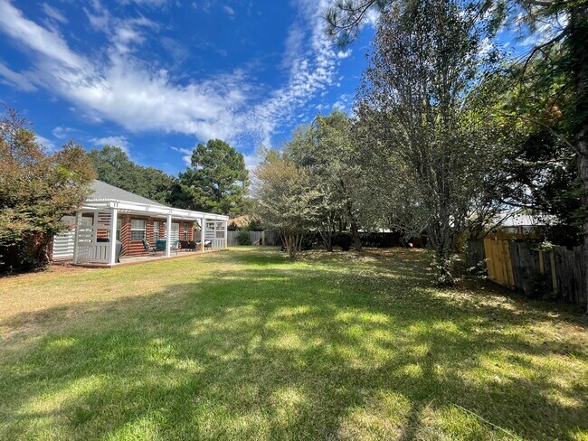 Building Photo - 9331 Vandivere Dr