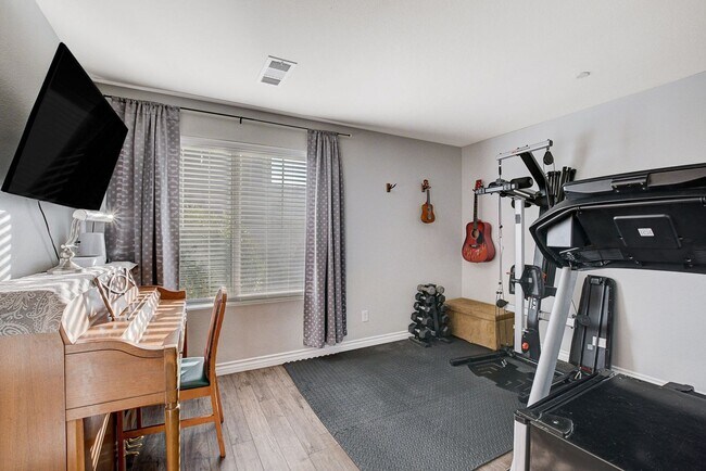 Building Photo - Stunning 3 Bed Home with Loft, Den & Upgraded Kitchen