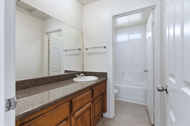 Building Photo - 726 K St