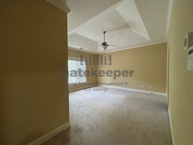 Building Photo - 106 Lexington Village