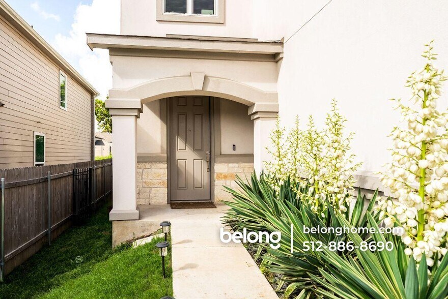 Building Photo - 7105 Gray Catbird Dr