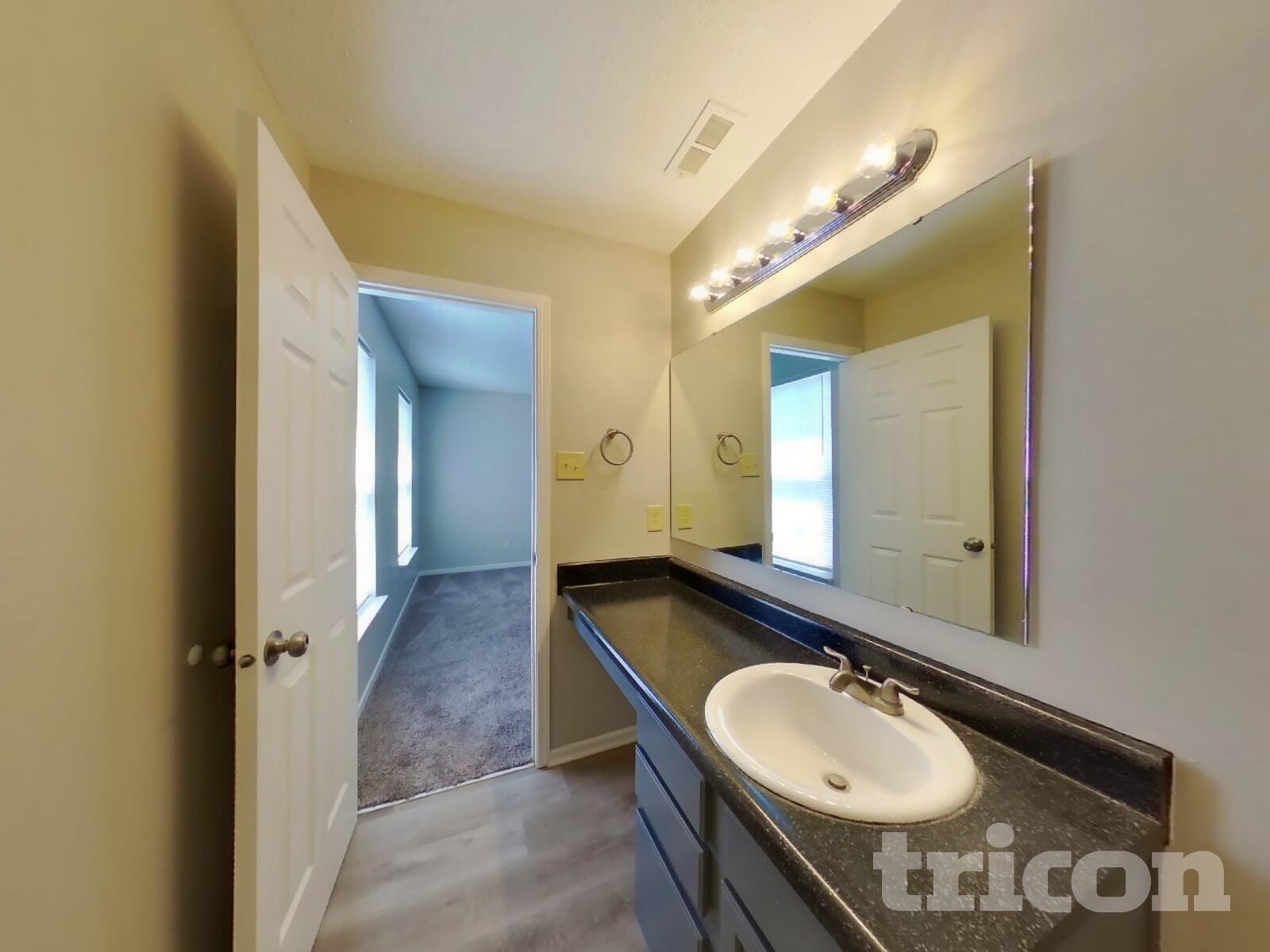 Building Photo - 712 Holly Rose Way