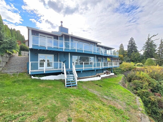 Building Photo - 2 Bedroom Home with Sound, Island and Ferr...