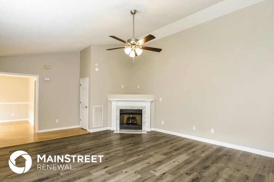 Building Photo - 151 Saleen Dr