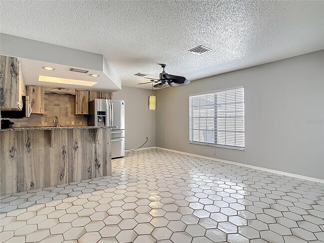 Building Photo - 813 Ormond St