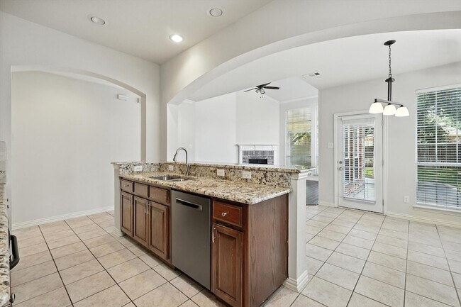 Building Photo - 4501 Sandra Lynn Dr