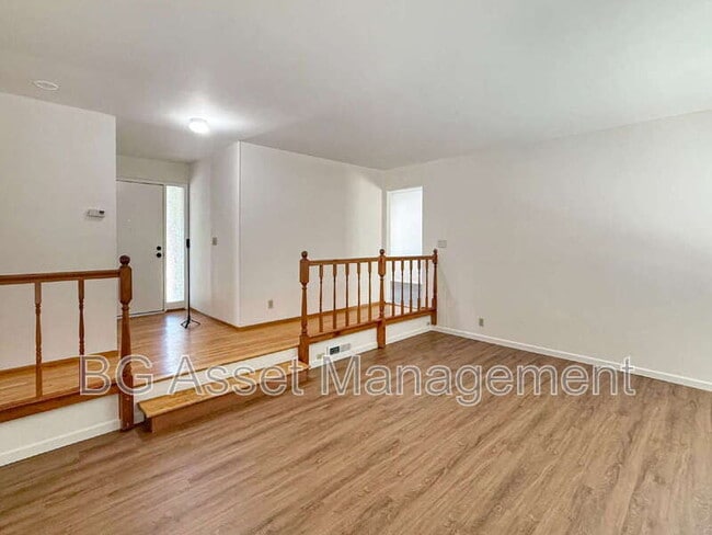 Building Photo - 2672 Doidge Ave