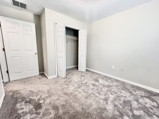 Building Photo - 6100 Maggies Cir