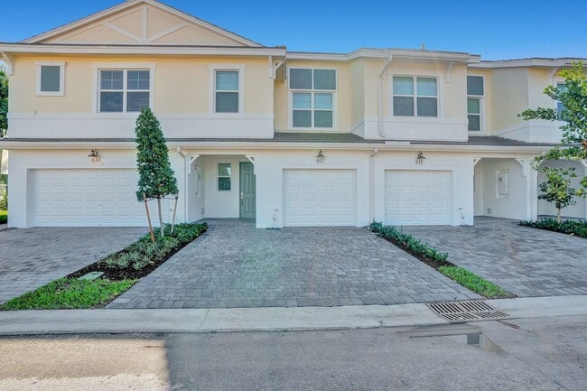 Building Photo - Gorgeous Brand New 3 Bedroom 2 Bath (2-story) Townhouse in Deerfield Beach