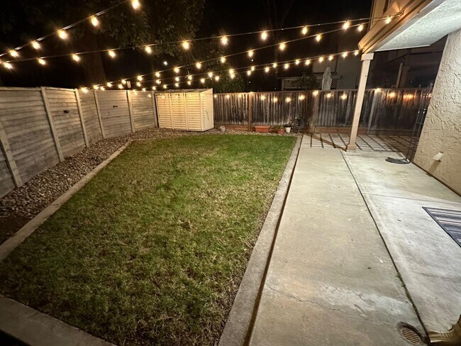 Building Photo - 874 Cherry Glen Cir