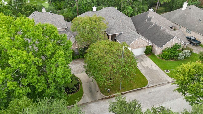 Building Photo - 14918 Plantation Oak Dr