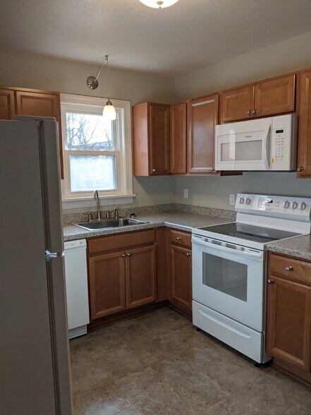 Building Photo - 328 Bessemer Ave