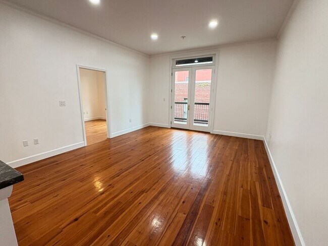Building Photo - Capital Place Condo