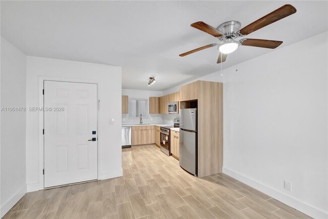 Building Photo - 1939 Jefferson St