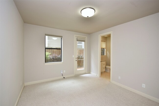 Building Photo - 5813a Kiam St