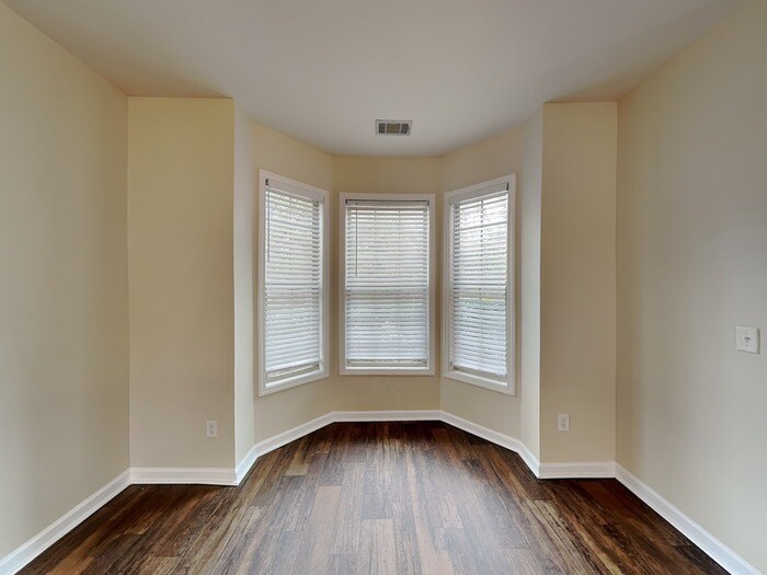 Building Photo - 2609 Bluestone Dr SW