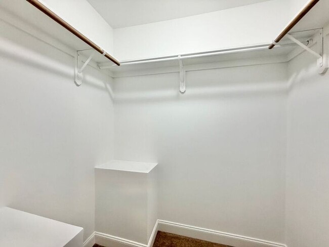 Building Photo - 5305 Castlebrook Dr